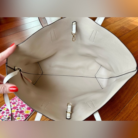 Kate Spade New York “Molly” Floral Tote with Matching Pouch. Like brand new! ♠️ - Picture 11 of 12